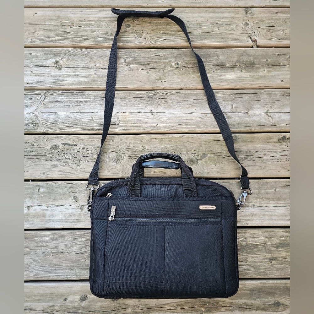 Samsonite Black Laptop & Tablet Messenger Case, 4 Zippers, Luggage Strap